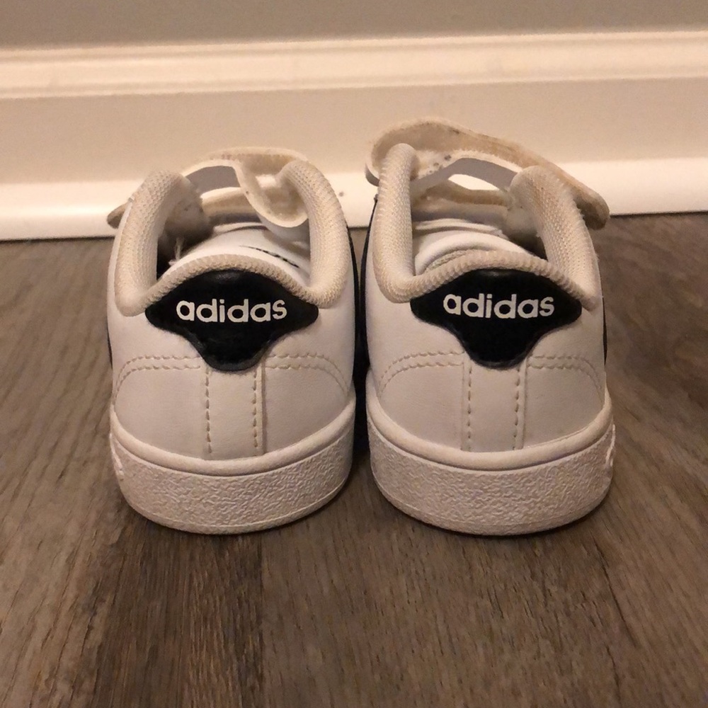Adidas Velcro size 5 - Picture 2 of 3